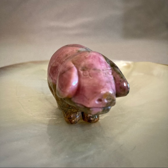Rhodonite Crystal Stone Pig of Love 🐷💖 - Picture 3 of 10
